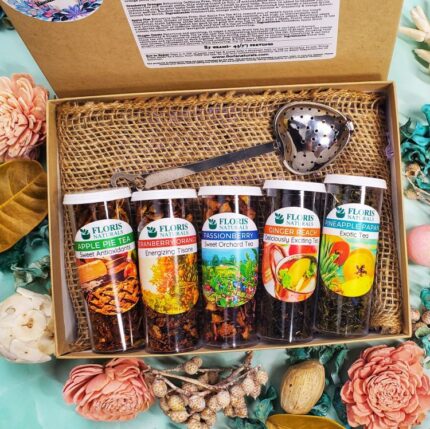 FRUITY DELIGHTS Tea Sampler Gift Box with five fruit teas and heart-shaped strainer by Floris Naturals